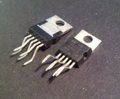 Amplificatore Audio Hi-Fi TDA2050 ST Microelectronics - Circuito Integrato Originale 25W Mono Classe AB Per Progetti Audio Di Alta Qualità