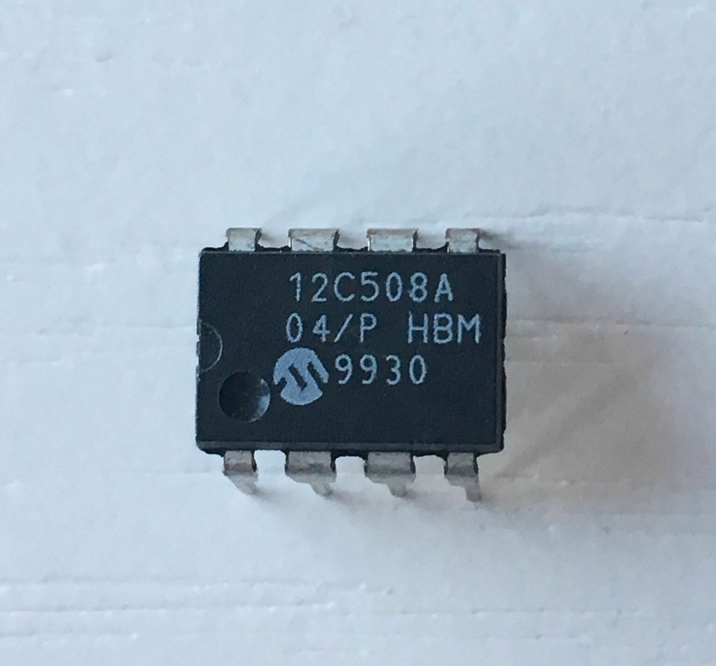 Microcontrollore PIC12C508A-04I/P Microchip CMOS a 8-Bit Formato DIP-8 per Riparazioni Elettroniche di Alta Qualità