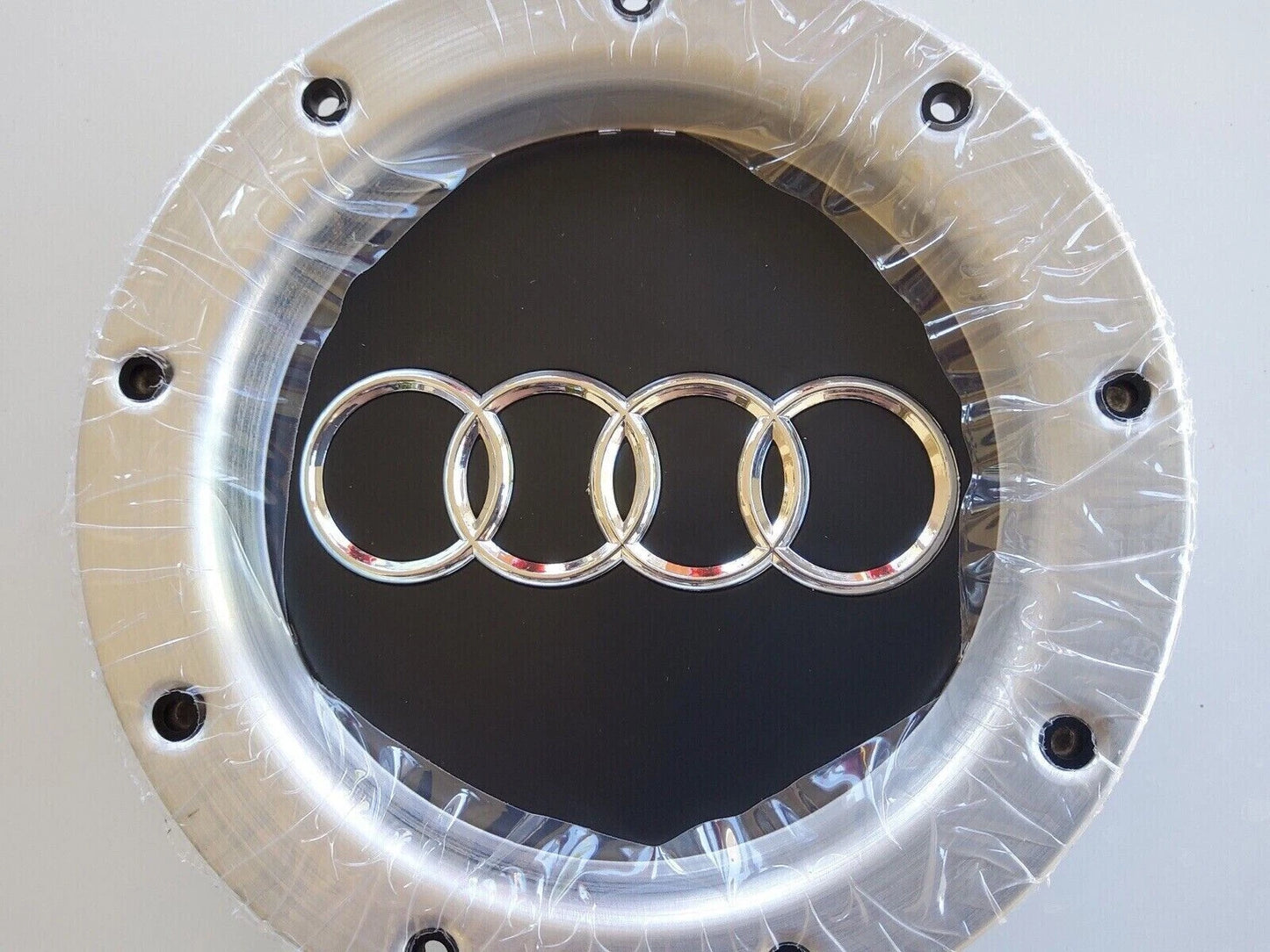 Set 4 Tappi Coprimozzi Per Cerchi In Lega Compatibili Con Audi A3 A4 A5 A6 Dal 1999 Diametro 146 mm Colore Nero E Argento Finitura Opaca