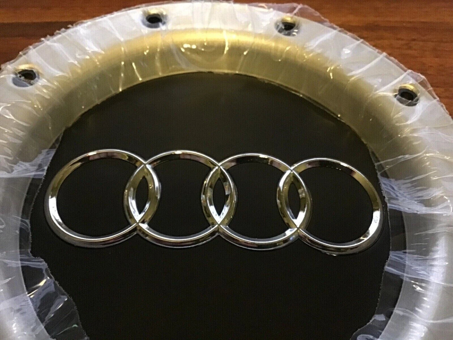 Set 4 Tappi Coprimozzi Per Cerchi In Lega Compatibili Con Audi A3 A4 A5 A6 Dal 1999 Diametro 146 mm Colore Nero E Argento Finitura Opaca